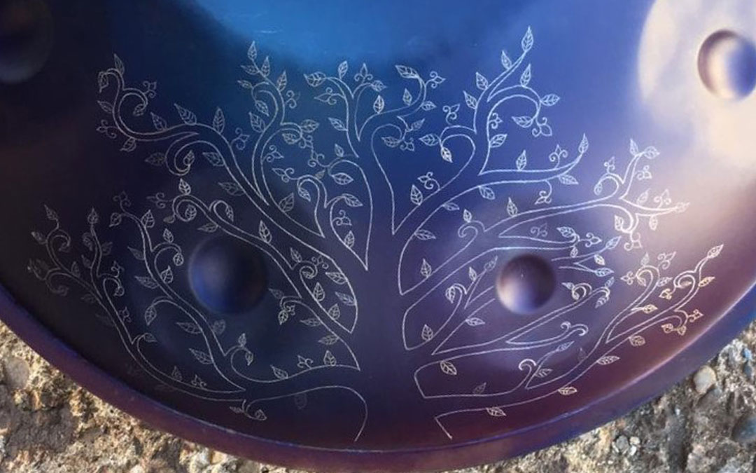 The tree engraved on the handpan by Haganenote